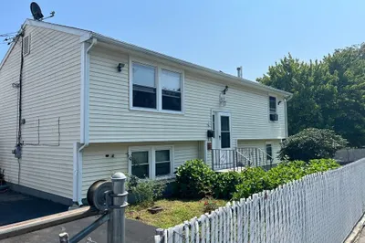 4 Russell St