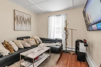 47 Trinity Ave 1