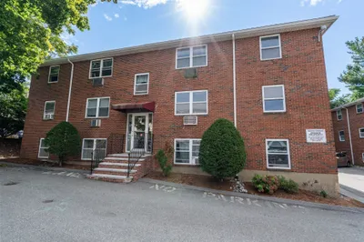 39 Montvale Ave #8 1