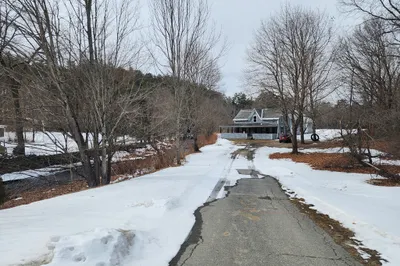 4 Lear Hill Rd