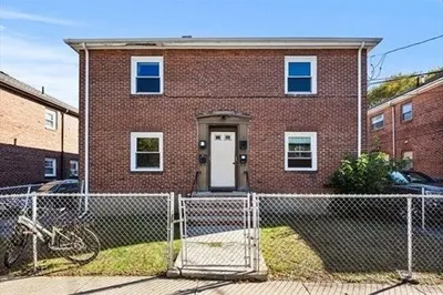 19 Beechcroft St #B