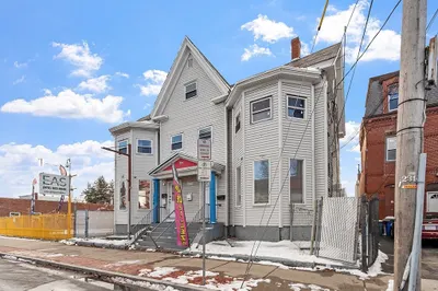 324-326 Broadway 1