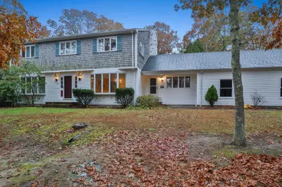 24 Surrey Ln 1