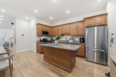 77 North St #77