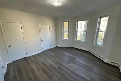 35 Louis St #2