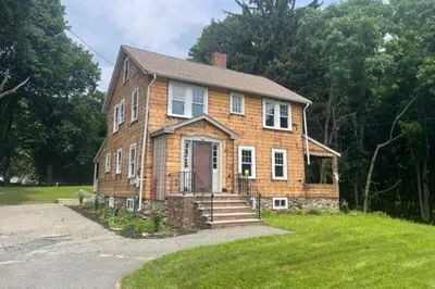 17 Charnstaff Lane