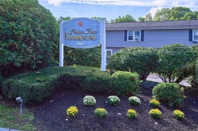 270 Sunderland Rd #40 1