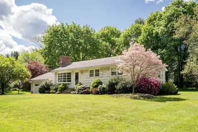 17 Wyman Rd 1