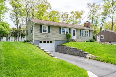 355 Pickering St