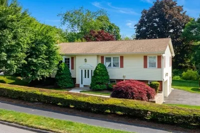 8 Deerfield Rd 1
