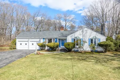 84 Pleasant St