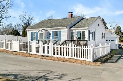 25 Circuit Ave 1