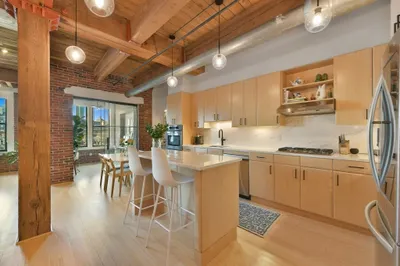 9 W Broadway #410 1