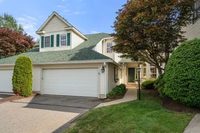 39 Village Cir #39 1