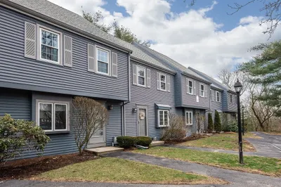 6 Oak Ridge Dr #2 1