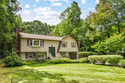 23 Teresa Rd 1