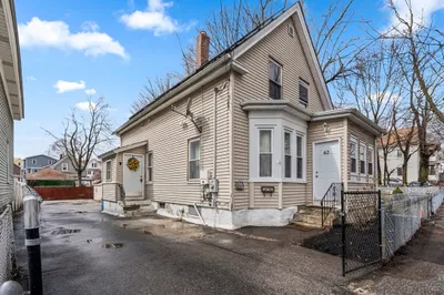 62 Phillips St