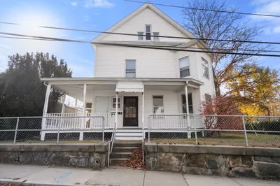 723 Main St 1