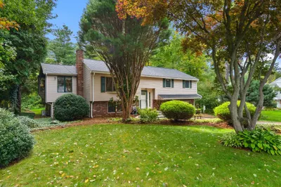 42 Freeport Dr 1