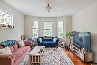 105 Walnut St #2B