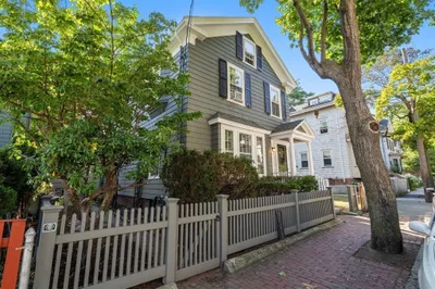 6 Perry St