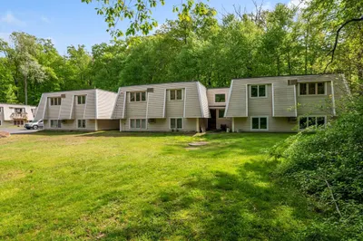 154 Amherst Rd