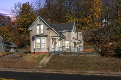 184 Groveland St 1