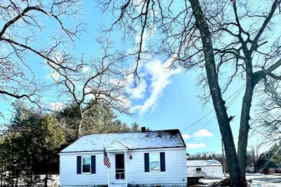 51 Sandy Pond Rd 1