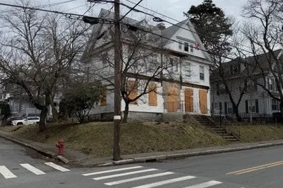 337 Beacon St 1
