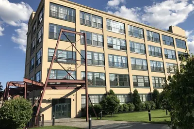 21 Illinois St #206