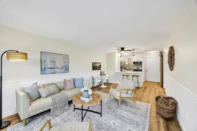 101 FLetcher Ln #L