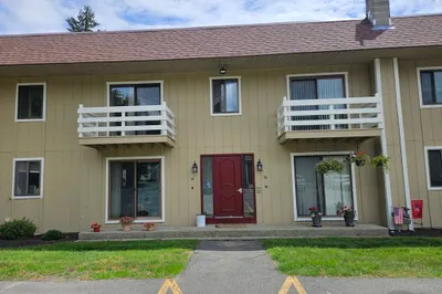 82 S Maple St #11