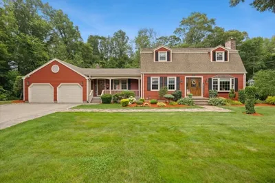 195 Colonial Dr 1