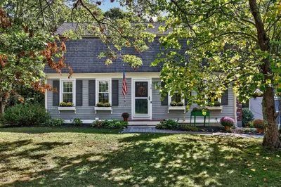 38 Old Colony Dr 1
