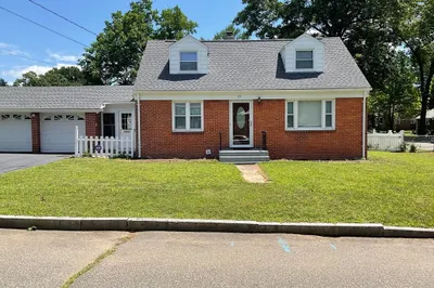 25 Lorenzo St