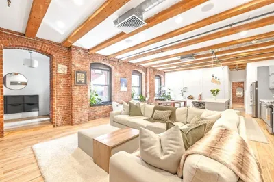 21 Wormwood St #316 & 318 1