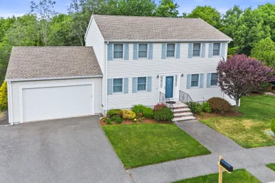 31 Emerald Dr 1
