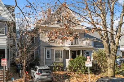 79 Dana St #3