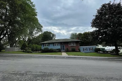 16 Logan Drive 1