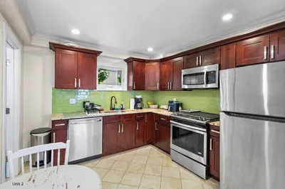 130 Brooks St 1