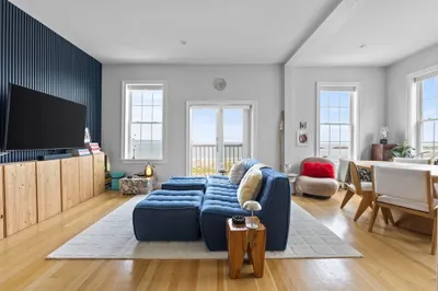 148 Winthrop Shore Dr #4