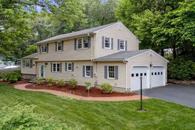 12 Summit Rd