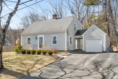 4 Winter Hill Dr