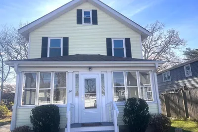 30 Hall St
