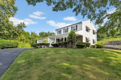 4 Edgehill Cir 1