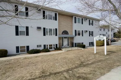 3299 Acushnet Ave #23 1