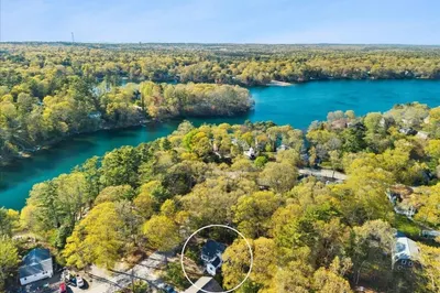 218 Lake Shore