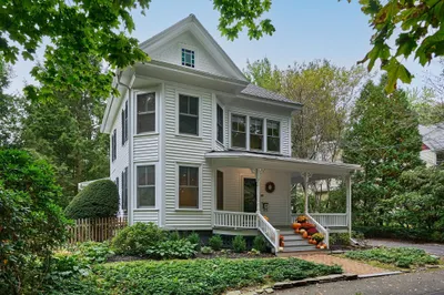 33 Gaylord St 1