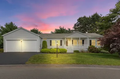 16 Sandstone Drive 1