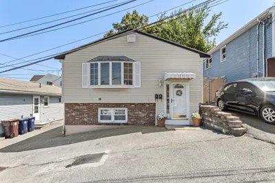 16 Woodside Ave 1